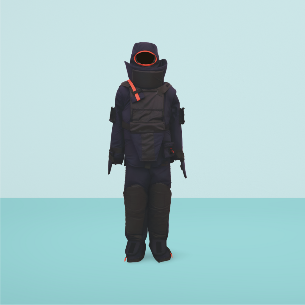 Bomb disposal suit