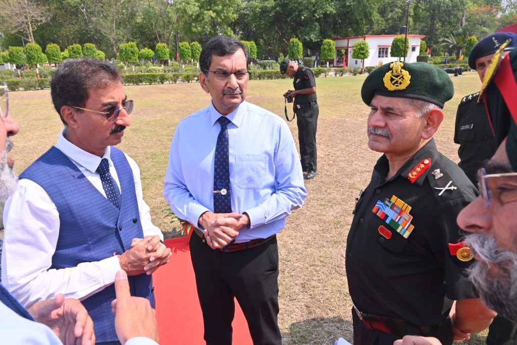 Vice chief of Army Staff embarked his gracious presence in TCL HQ and appreciated the advancements made by TCL in the field of innovation and R&D. gallery thumbnail - 3 items